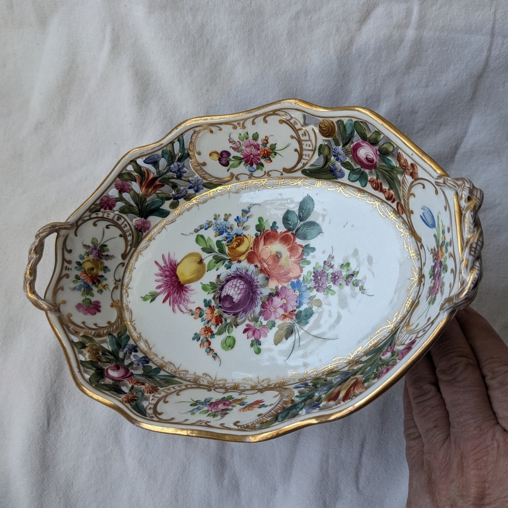 Dresden Potscappel Carl Thieme Pierced Floral Gold Handled Serving Bowl Damaged - Picture 8 of 16